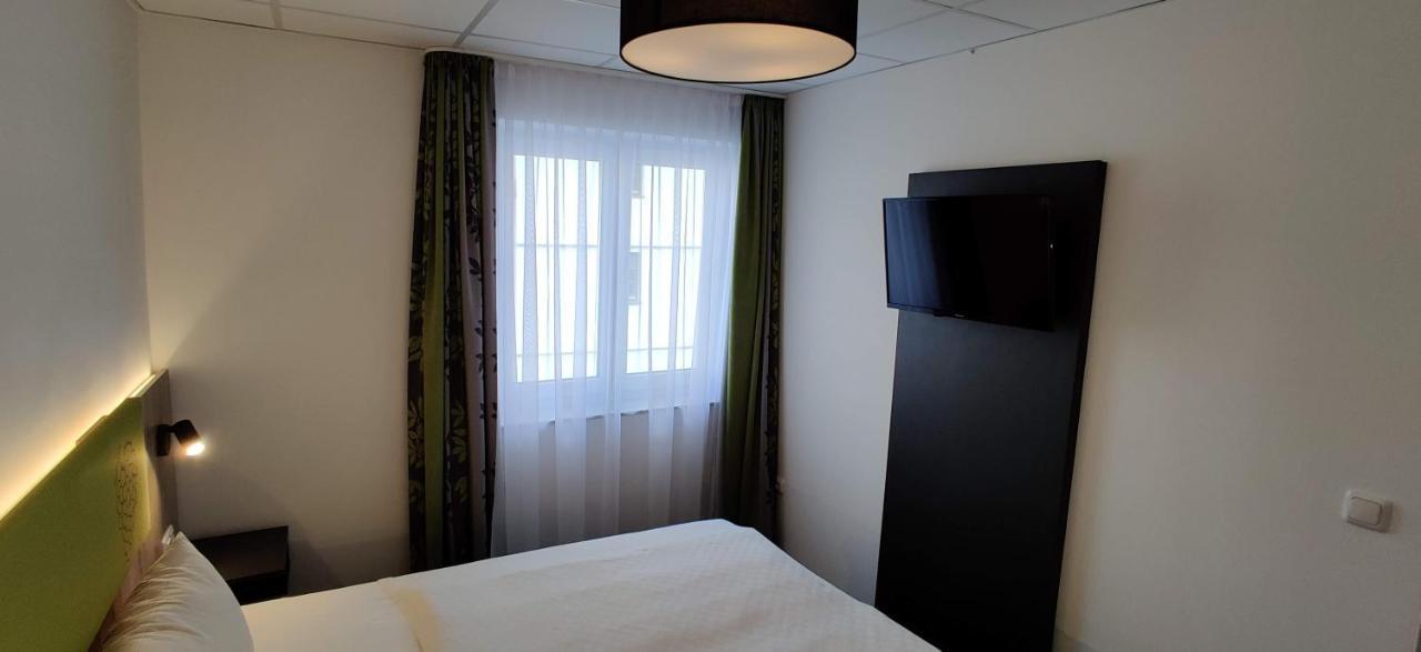 Hotel Goldene Traube Günzburg Esterno foto